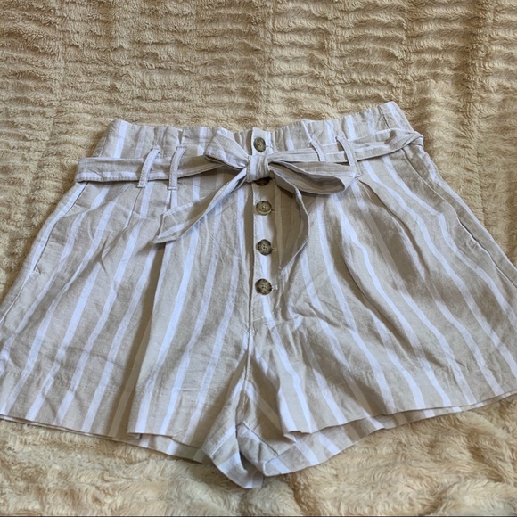 Abercrombie & Fitch Linen-Blend Striped Short - Picture 1 of 8